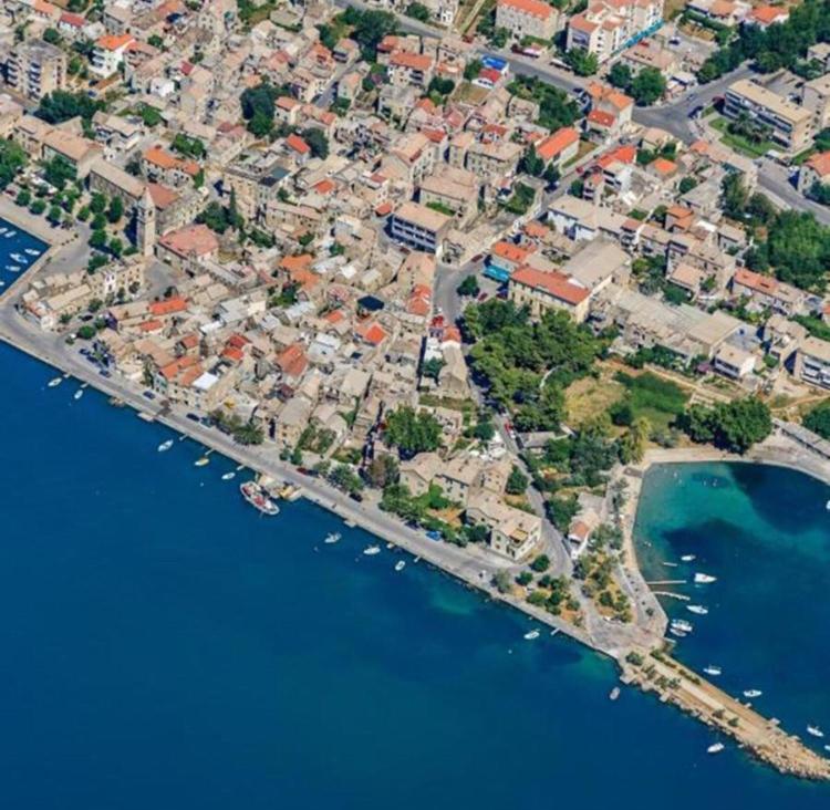 Apartments Toni With Free Parking Kaštela Eksteriør billede